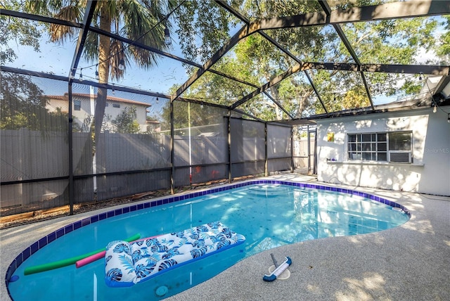 489 W Davis Blvd, Tampa, FL 33606 - view of swimming pool with glass enclosure