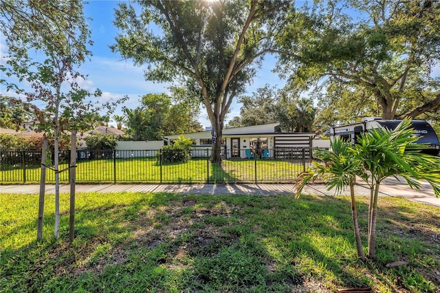489 W Davis Blvd, Tampa, FL 33606 - view of fenced yard