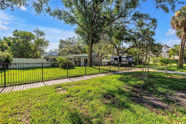 489 W Davis Blvd, Tampa, FL 33606 - view of fenced yard
