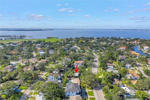 489 W Davis Blvd, Tampa, FL 33606 - aerial view of property and surrounding area with nearby suburban area and a large body of water