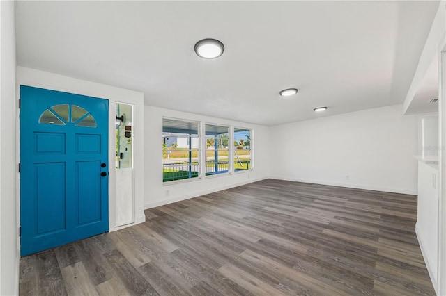3614 Vasco St, Punta Gorda, FL 33950 - entryway featuring wood finished floors and baseboards