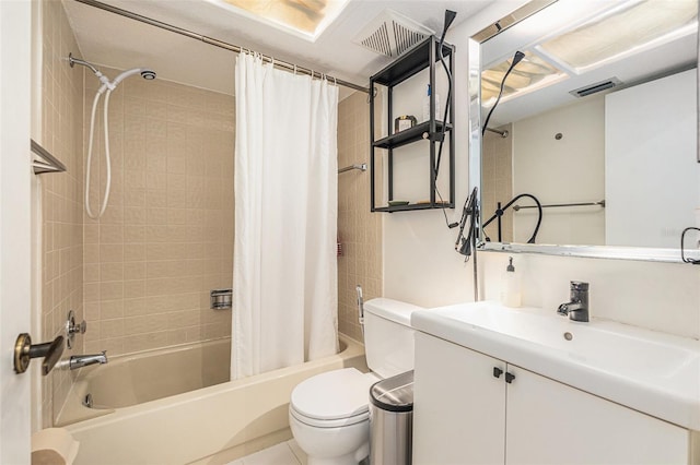 2368 Flanders Way Unit D, Safety Harbor, FL 34695 - bathroom featuring vanity and shower / bath combination with curtain