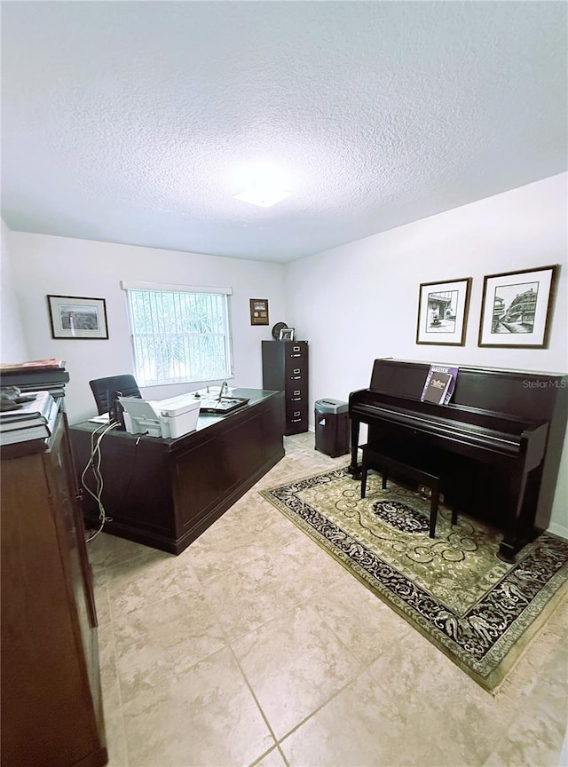 663 Jamaica Cir, Lakeland, FL 33803 - office space featuring a textured ceiling