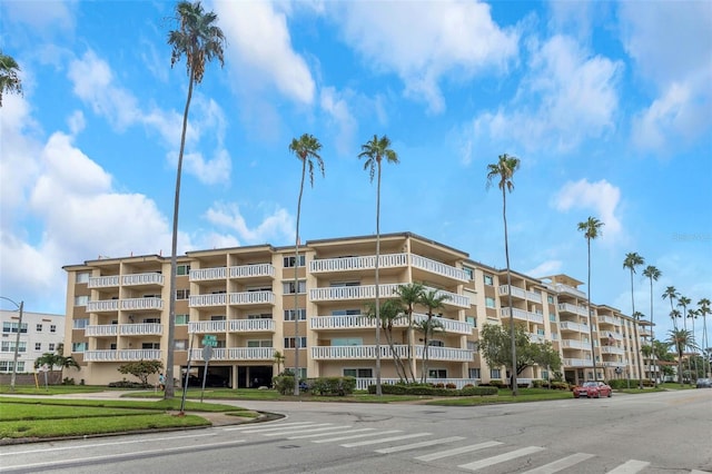 1200 N Shore Dr NE Unit 205, Saint Petersburg, FL 33701 - photo 2