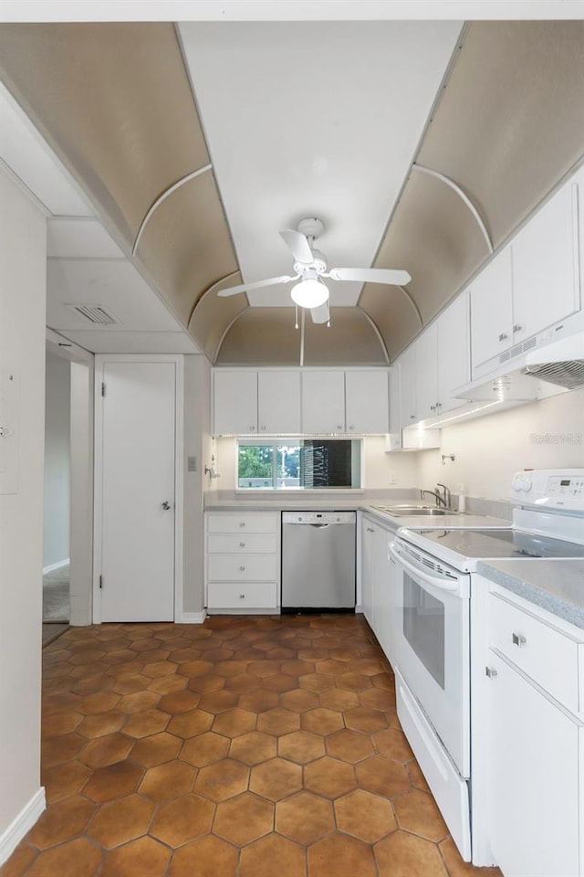 1200 N Shore Dr NE Unit 205, Saint Petersburg, FL 33701 - photo 8