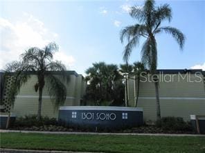 1301 S Howard Ave Unit C4, Tampa, FL 33606 - view of community sign