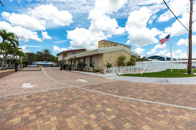 6020 Midnight Pass Rd Unit 49, Sarasota, FL 34242 - view of property's community featuring a gate