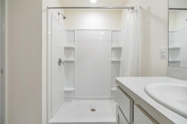 13304 Mylion Way, Spring Hill, FL 34610 - full bathroom with a shower with curtain and vanity