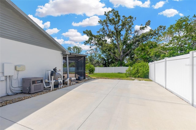 10811 Providence Oaks Dr, Riverview, FL 33578 - fenced backyard featuring a patio area