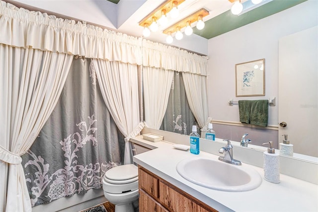 3335 Foxridge Cir, Tampa, FL 33618 - bathroom with vanity and shower / bath combo with shower curtain