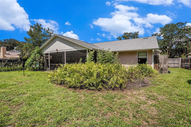 3335 Foxridge Cir, Tampa, FL 33618 - back of property with a sunroom