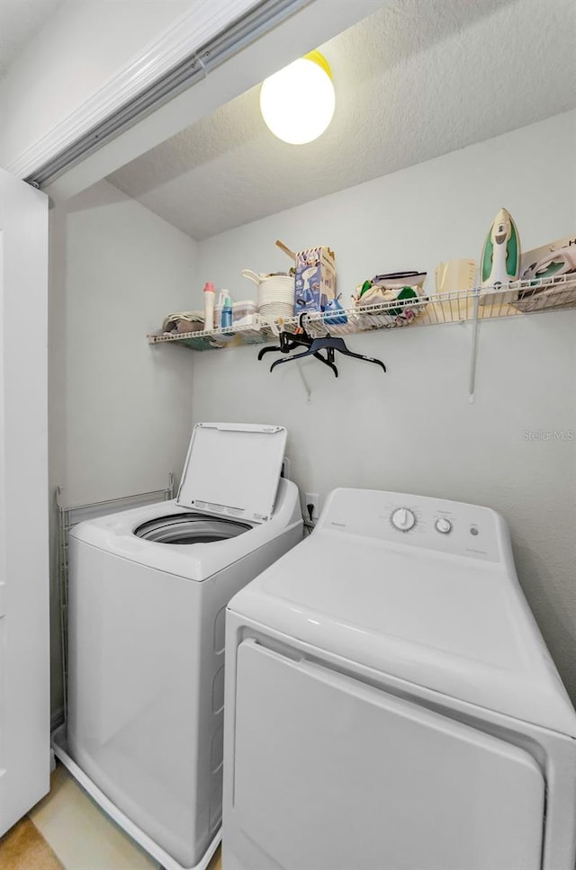 2119 Broadway View Ave, Brandon, FL 33510 - laundry room with washer and clothes dryer