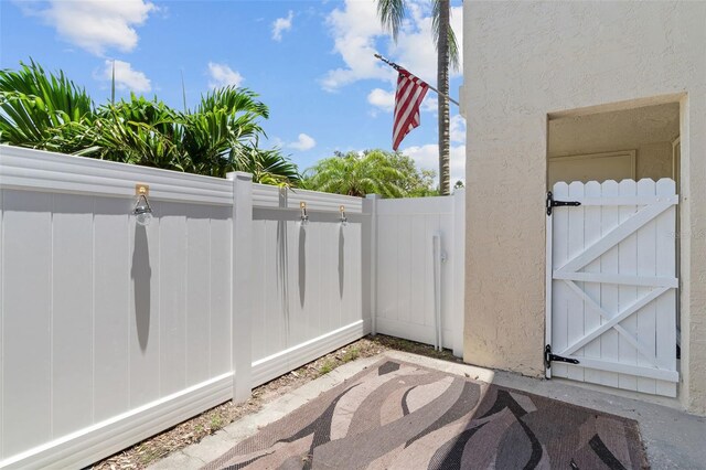 9209 Seminole Blvd Unit 13, Seminole, FL 33772 - view of patio
