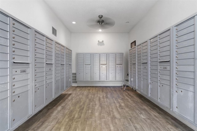 9209 Seminole Blvd Unit 13, Seminole, FL 33772 - view of community featuring mail area and recessed lighting
