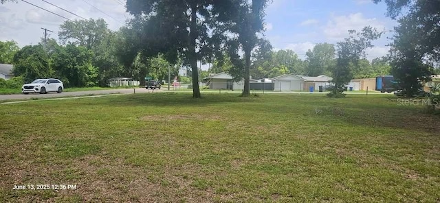 1908 S Kingsway Rd, Seffner, FL 33584 - view of yard