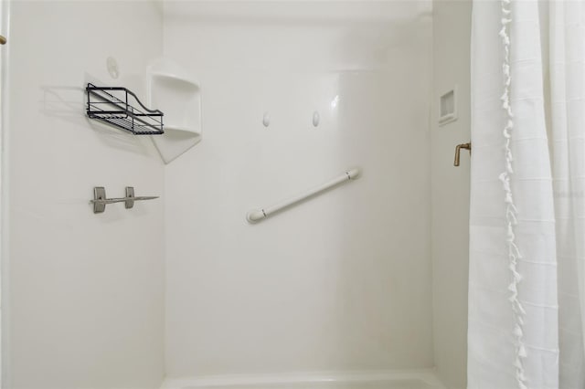 206 N Beverly Ave Unit 1/2, Tampa, FL 33609 - full bath featuring a stall shower