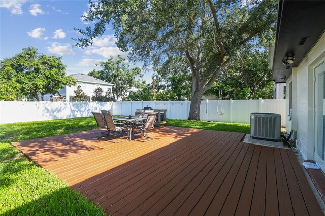 206 N Beverly Ave Unit 1/2, Tampa, FL 33609 - deck featuring outdoor dining space and a fenced backyard