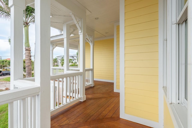 442 Midway Is, Clearwater Beach, FL 33767 - view of hallway