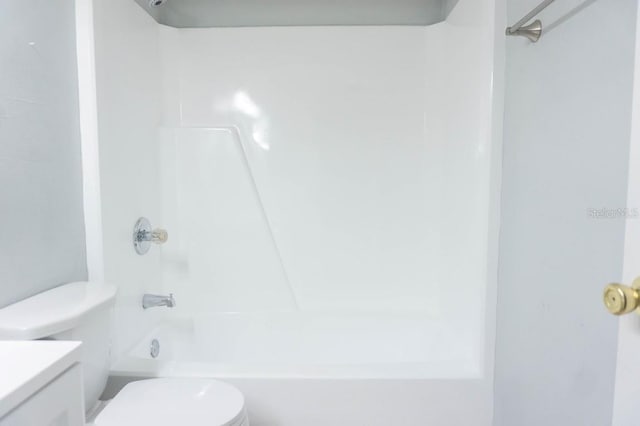 220 Berry Tree Pl Unit 220, Brandon, FL 33510 - full bath featuring washtub / shower combination and vanity