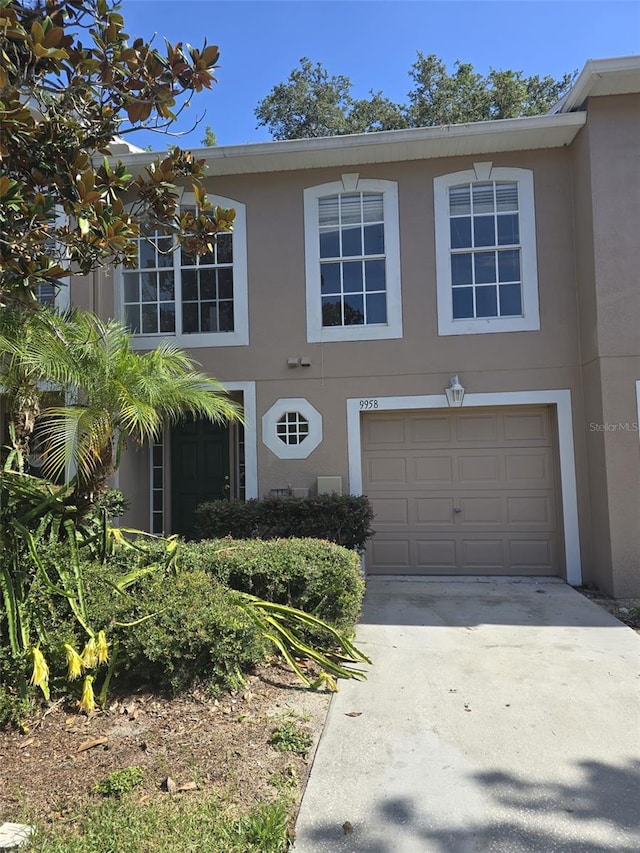 9958 Ashburn Lake Dr, Tampa, FL 33610 - photo 2