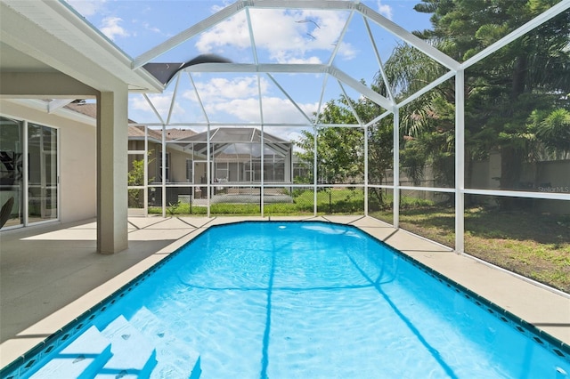 1800 Loch Haven Ct, Trinity, FL 34655 - swimming pool featuring a patio and glass enclosure