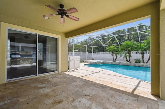 4544 Vermillion Sky Dr, Wesley Chapel, FL 33544 - view of pool with a fenced backyard, ceiling fan, a patio area, a lanai, and a pool with connected hot tub