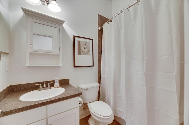 5804 Terncrest Dr, Lithia, FL 33547 - full bath with vanity and a shower with shower curtain