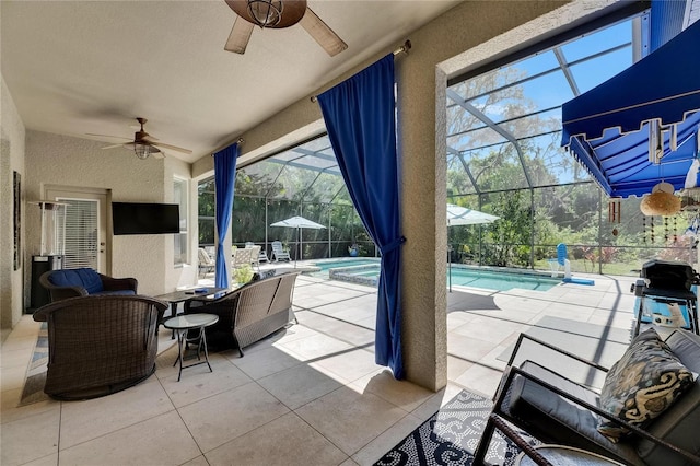 5804 Terncrest Dr, Lithia, FL 33547 - view of patio / terrace featuring a ceiling fan, a pool with connected hot tub, and glass enclosure