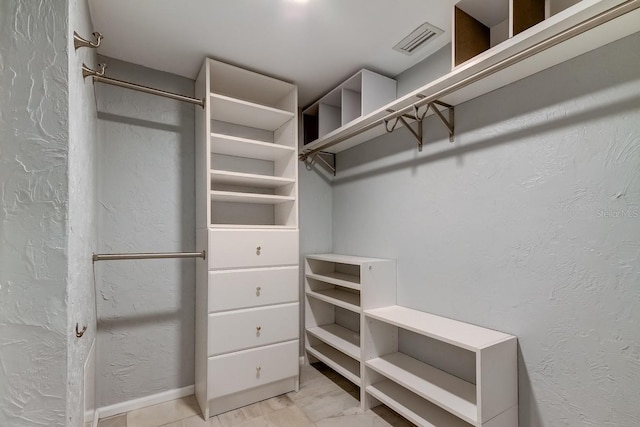 555 21st Ave NE, Saint Petersburg, FL 33704 - view of walk in closet