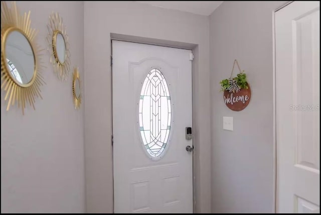 1004 Osage St, Clearwater, FL 33755 - view of entrance foyer
