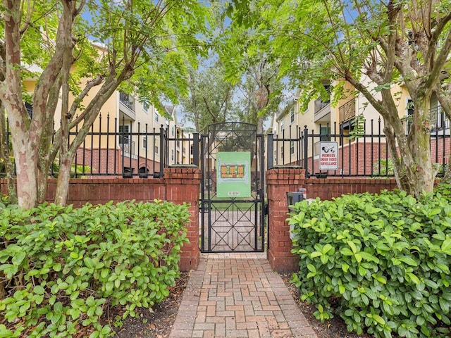 2010 E Palm Ave Unit 14303, Tampa, FL 33605 - view of gate