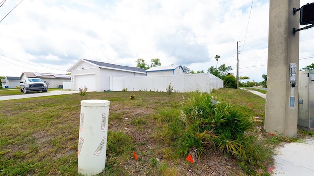 9429 Northcliffe Blvd, Spring Hill, FL 34606 - view of property exterior with concrete driveway