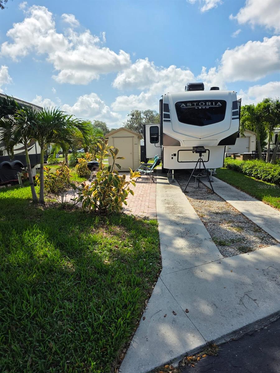 2938 Par Dr Unit 200, Bowling Green, FL 33834