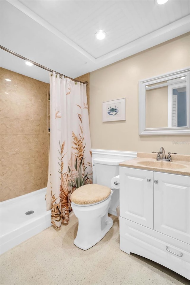 2814 Highlands Blvd Unit B, Palm Harbor, FL 34684 - bathroom featuring vanity, recessed lighting, and tiled shower