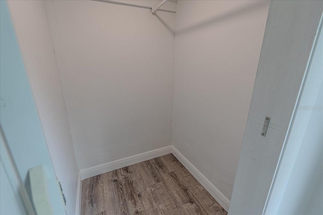1400 E Fern Rd, Lakeland, FL 33801 - spacious closet with wood finished floors
