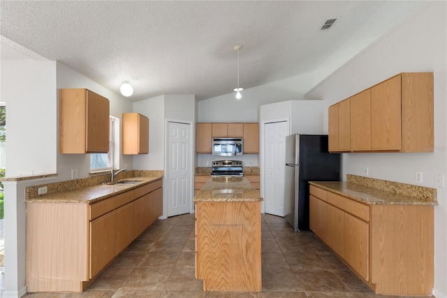 14006 Amero Ln, Spring Hill, FL 34609 - photo 3