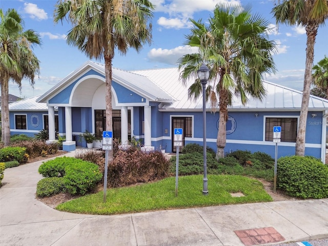 8020 Carriage Pointe Dr, Gibsonton, FL 33534 - view of building exterior
