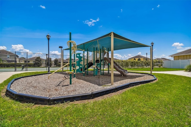 8020 Carriage Pointe Dr, Gibsonton, FL 33534 - view of community jungle gym