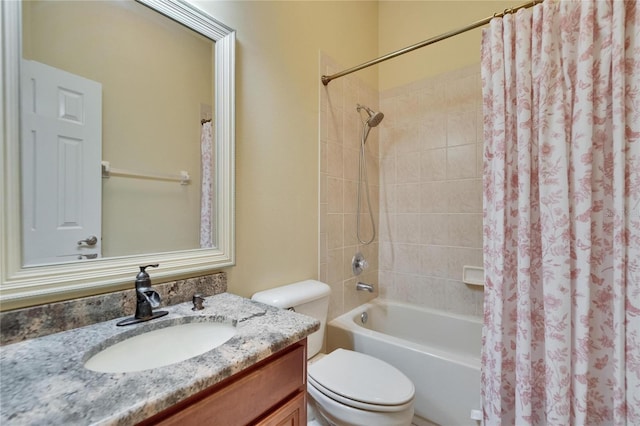 8704 Winsome Way, Land O Lakes, FL 34637 - bathroom with shower / tub combo with curtain and vanity
