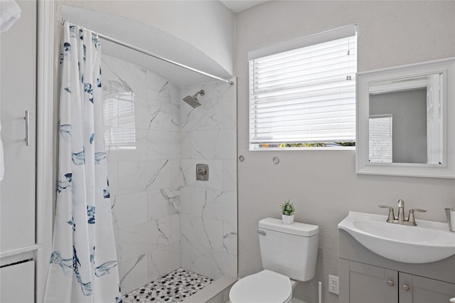 1048 W Lime St, Lakeland, FL 33815 - full bath featuring vanity and tiled shower
