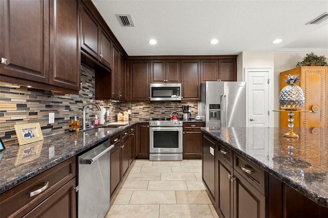 829 Date Palm Ln, Saint Petersburg, FL 33707 - photo 10