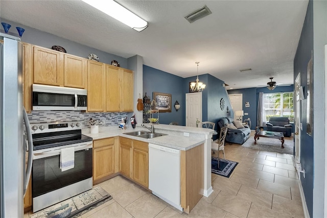 13905 Abbey Ln, Largo, FL 33771 - photo 18