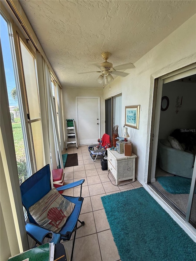 102 47th Avenue Dr W Unit 136, Bradenton, FL 34207 - sunroom featuring ceiling fan