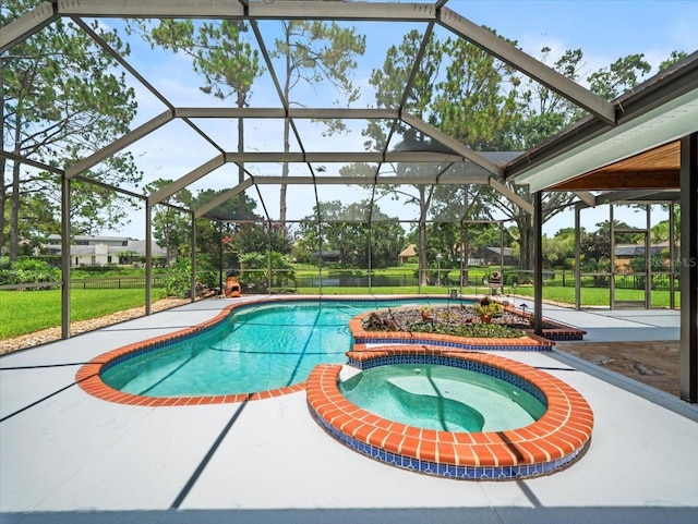 4118 Carrollwood Village Dr, Tampa, FL 33618 - outdoor pool featuring an in-ground hot tub, a patio area, and a lanai
