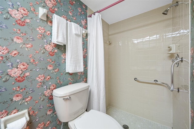 2131 Ridge Rd S Unit 19, Largo, FL 33778 - full bath with a stall shower and wallpapered walls