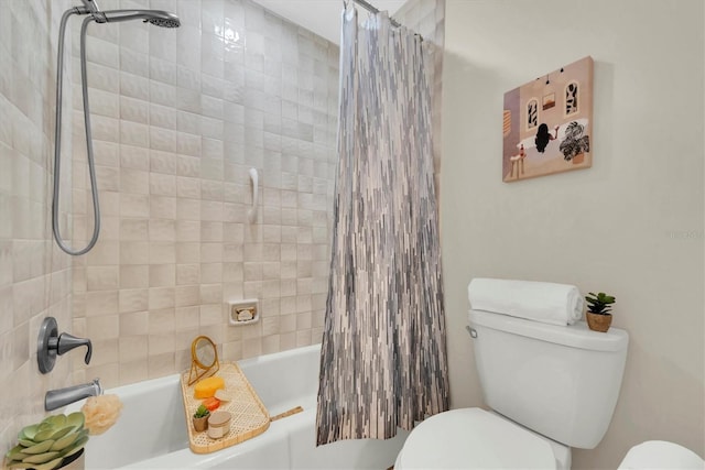 2174 Kent Ave, Clearwater, FL 33764 - bathroom with toilet and shower / tub combo with curtain