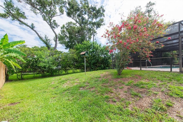 2174 Kent Ave, Clearwater, FL 33764 - fenced backyard featuring glass enclosure