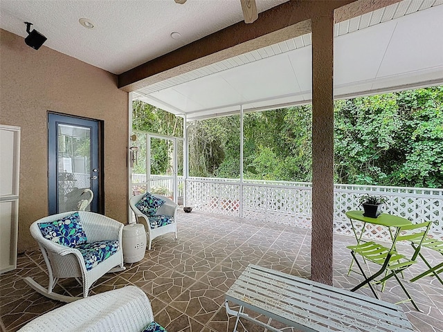 12200 Hunters Lake Dr, New Port Richey, FL 34654 - view of sunroom / solarium