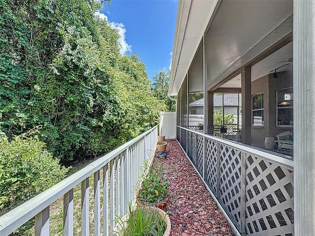 12200 Hunters Lake Dr, New Port Richey, FL 34654 - view of balcony