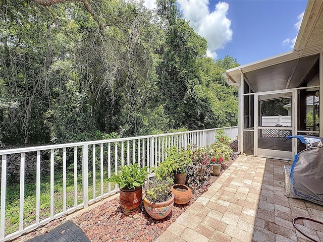 12200 Hunters Lake Dr, New Port Richey, FL 34654 - view of patio